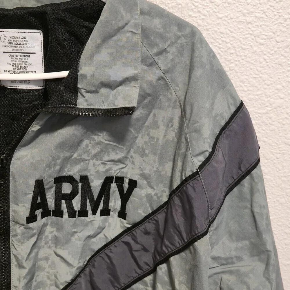U.S. Army IPFU Jacket Medium Long Reflective Digital Camo PT Windbreaker 26x27